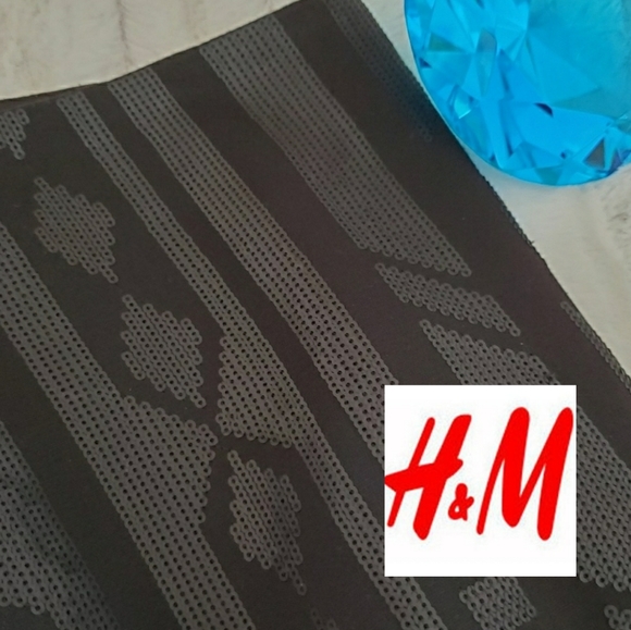 H & M Black matte sequin mini skirt size 2 - Picture 2 of 8